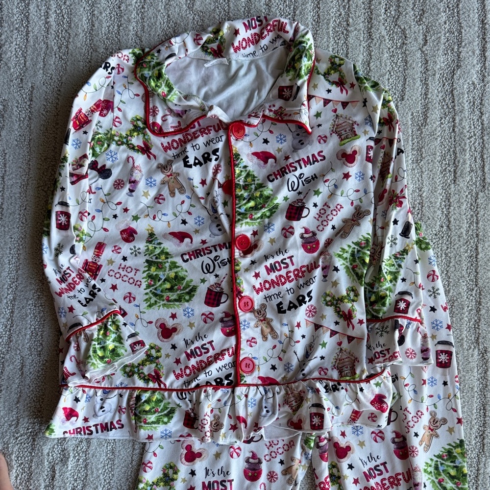 Disney Mickey Girls Christmas long sleeve Pajama set size 7-8